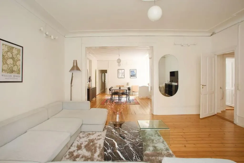 Large & Bright 3Br Apartment W Whirlpool Near Metro Copenhagen