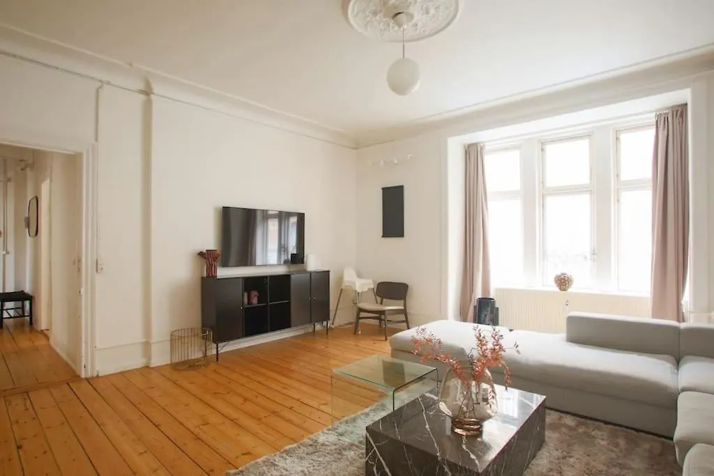 Large & Bright 3Br Apartment W Whirlpool Near Metro Copenhagen