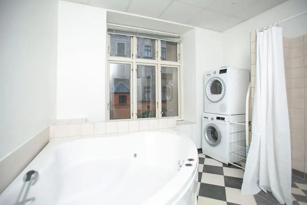 Large & Bright 3Br Apartment W Whirlpool Near Metro Copenhagen